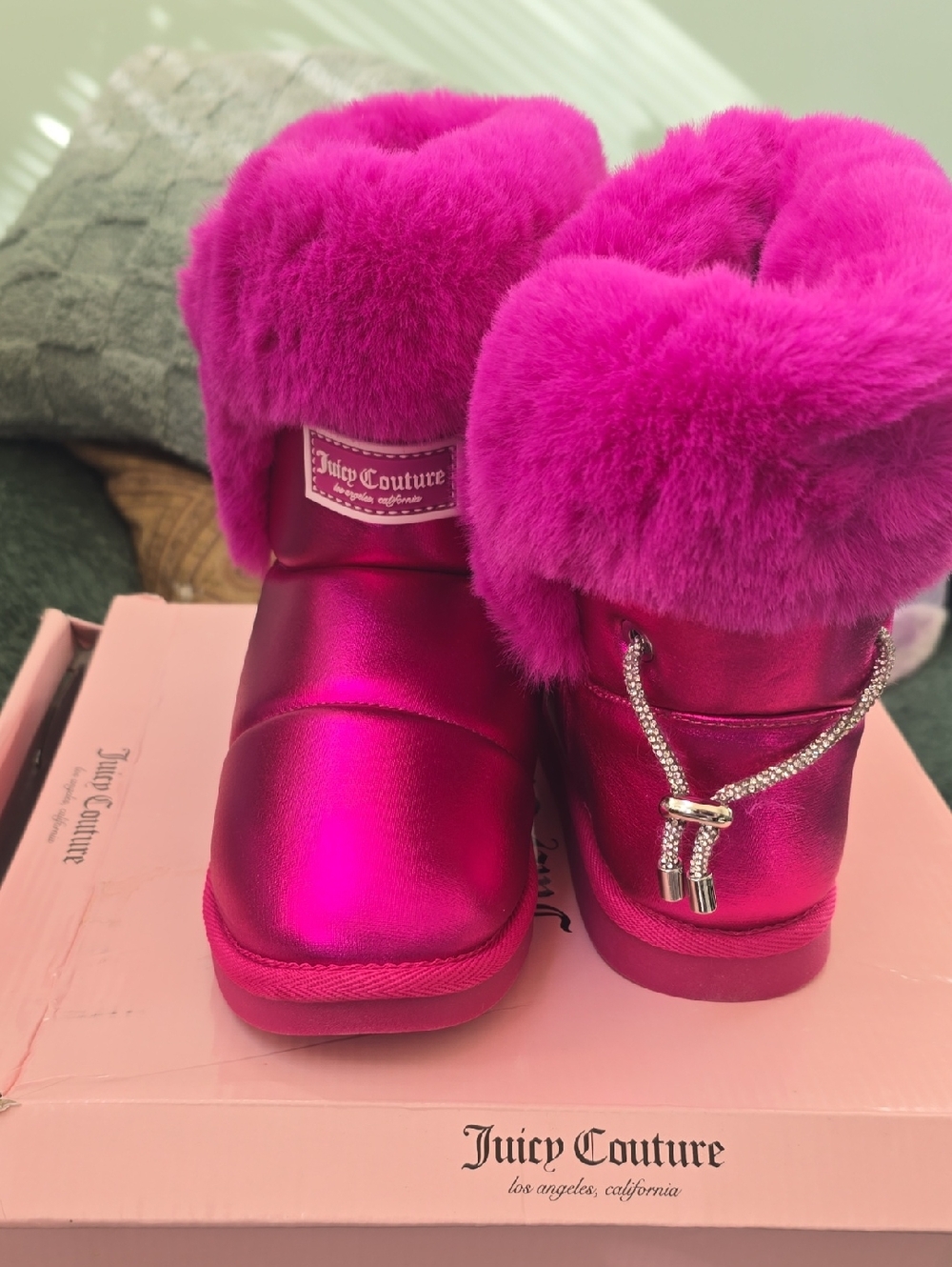 Juicy Couture Fuchsia Metallic Faux Fur Snow Boots